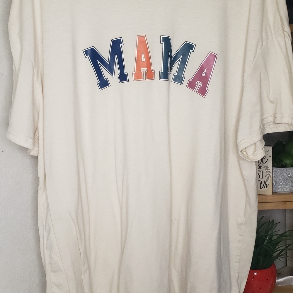 4/20$ SHEIN Cream Tee with Multicolor 'MAMA' Design